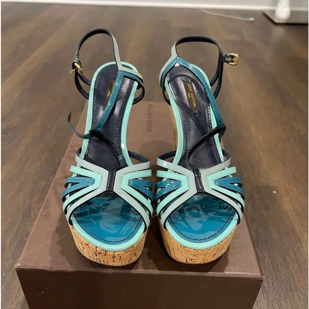 Authentic luxury LOUIS VUITTON wages